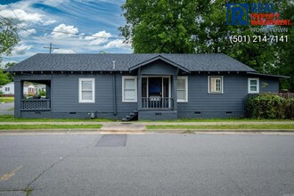1023 S Booker St in Little Rock, AR - Building Photo - Building Photo