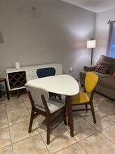 510 SW 17th St, Unit Cozy Colttage in Fort Lauderdale, FL - Foto de edificio - Building Photo