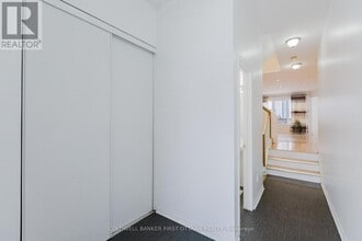 13 Villandry St in Ottawa, ON - Building Photo - Building Photo