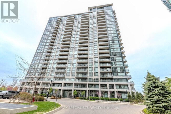 349 Rathburn Rd W in Mississauga, ON - Building Photo - Building Photo