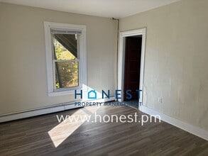 7 Drummond St in Auburn, ME - Foto de edificio - Building Photo