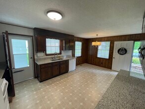 309 Shasta Ave in Dayton, TN - Foto de edificio - Building Photo