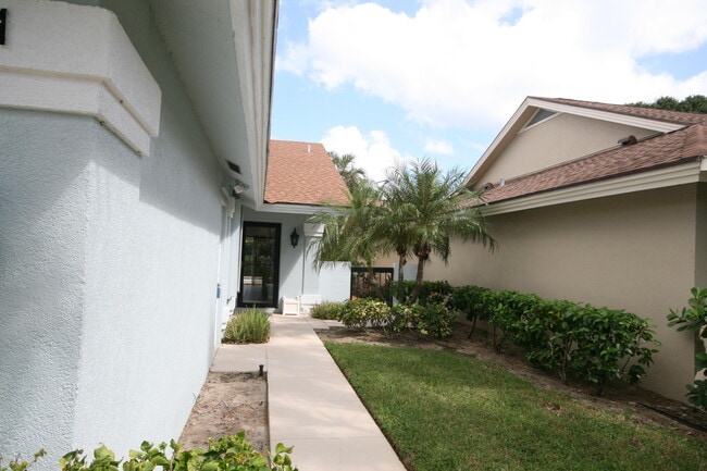 141 Seashore Dr in Jupiter, FL - Building Photo - Building Photo