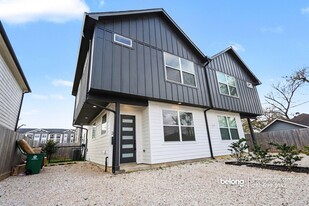 203 Danna Ln, Unit A in Houston, TX - Building Photo