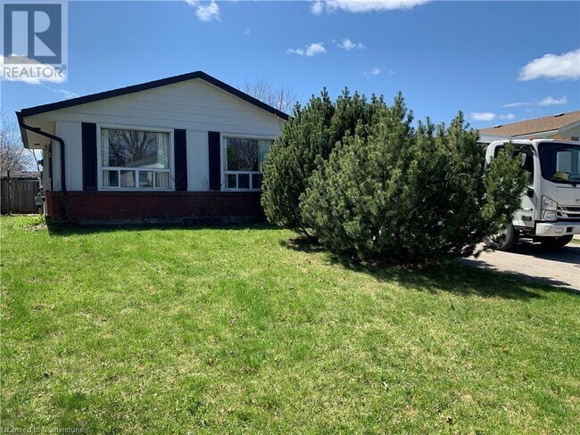 86 Birchcliffe Crescent in Hamilton, ON - Building Photo - Building Photo