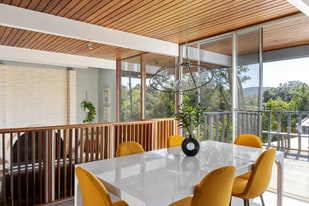 1548 Via Rancho Pkwy in Escondido, CA - Building Photo