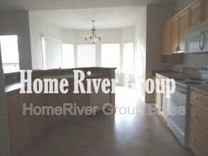 378 Washakie St E in Meridian, ID - Building Photo - Building Photo