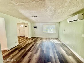 7841 Eaton Ave in Jacksonville, FL - Building Photo - Building Photo
