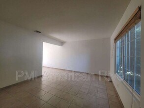 8800 Sawtelle Way in Sacramento, CA - Building Photo - Building Photo