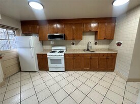 1214 E 224th St in Bronx, NY - Building Photo
