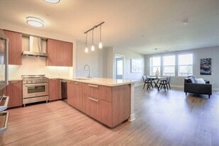 33 North Apartments in San Rafael, CA - Building Photo