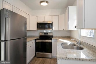 1647 Hylton Ave in Woodbridge, VA - Building Photo - Building Photo