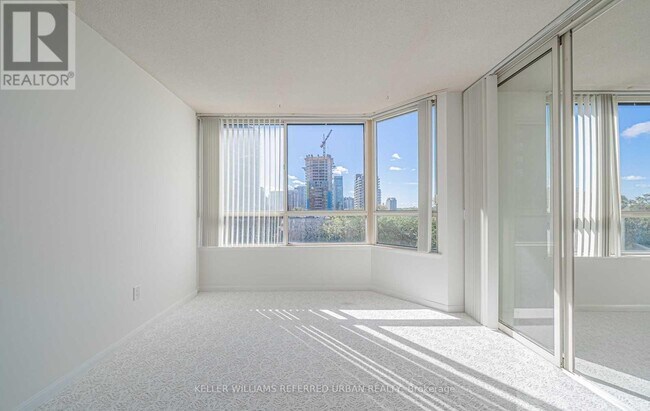 5444 Yonge St in Toronto, ON - Building Photo - Building Photo