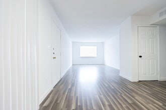 Adar at Golden Gate in Stone Mountain, GA - Building Photo - Building Photo