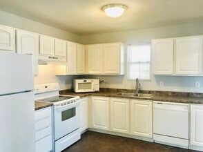 106 Chesterfield Ct in Bourbonnais, IL - Building Photo - Building Photo