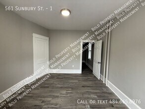 561 Sunbury St in Minersville, PA - Building Photo - Building Photo