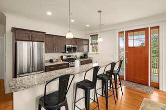 279 E Chestnut St, Unit 201 in Asheville, NC - Building Photo - Building Photo
