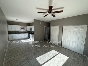 2750 La Verne Ave N-Unit -2750 N La Verne #2 in Tucson, AZ - Building Photo - Building Photo