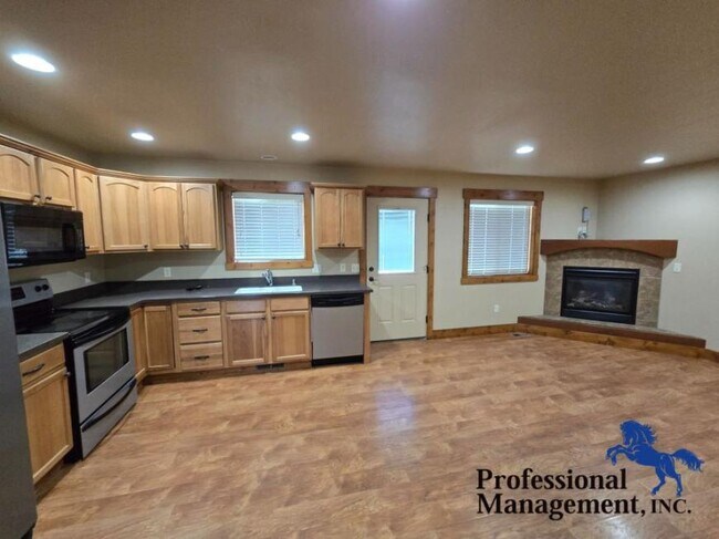 2035 Lake Hills Dr in Billings, MT - Building Photo - Building Photo