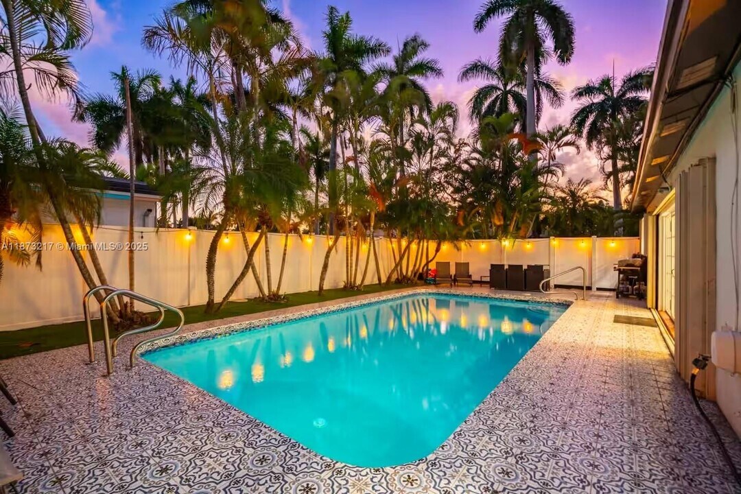 1244 Garfield St in Hollywood, FL - Building Photo