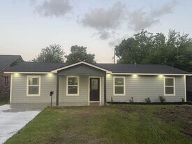 3507 Ave A in Nederland, TX - Building Photo