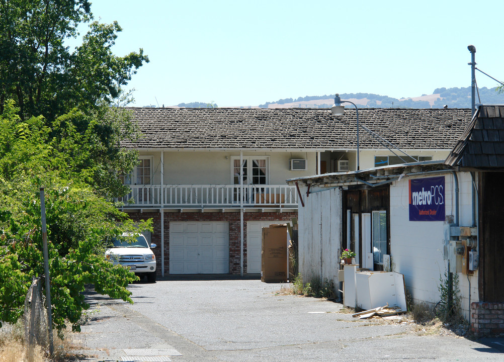 18466-18470 Highway 12 in Sonoma, CA - Building Photo