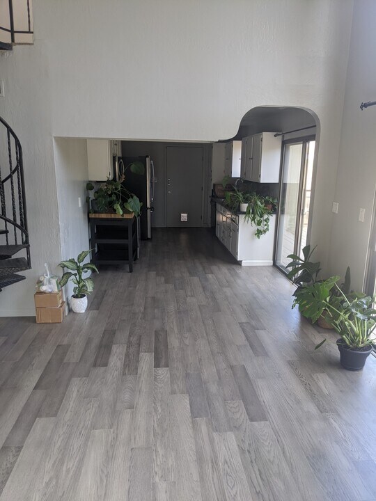 9980 Golf Links Rd in Oakland, CA - Building Photo