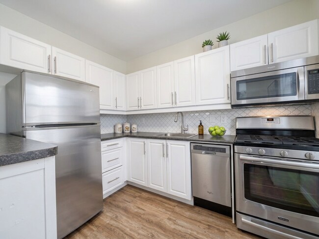 92 Neville Park Blvd in Toronto, ON - Building Photo - Building Photo