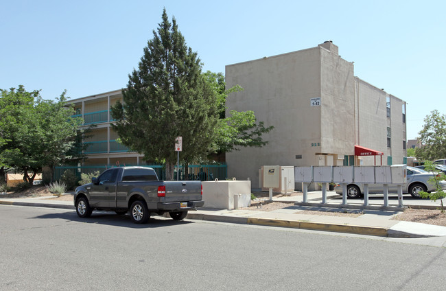 University Studio Apartments in Albuquerque, NM - Building Photo - Building Photo