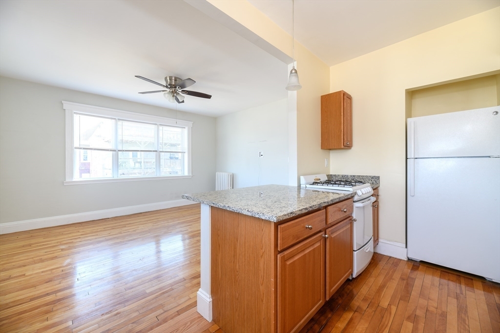 5 Sherborn Ct, Unit #8 in Medford, MA - Foto de edificio