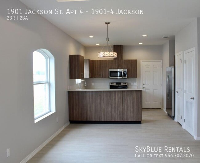 1901 Jackson St in Weslaco, TX - Building Photo - Building Photo