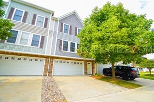 4306 152nd Pl in Urbandale, IA - Building Photo