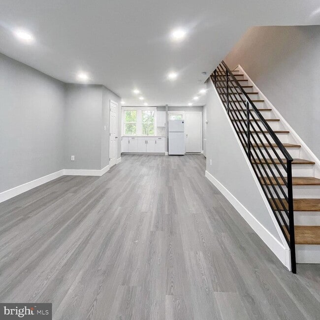 property at 238 N 9th St