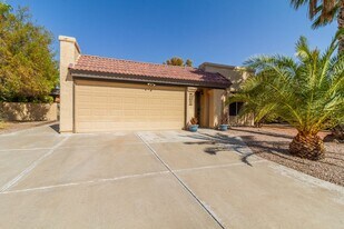25407 S Pinewood Dr in Sun Lakes, AZ - Building Photo