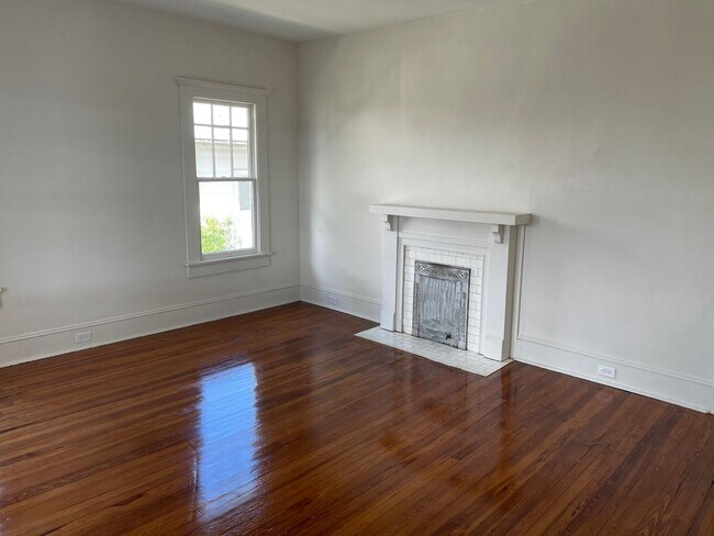 908 1st Ave in Opelika, AL - Foto de edificio - Building Photo