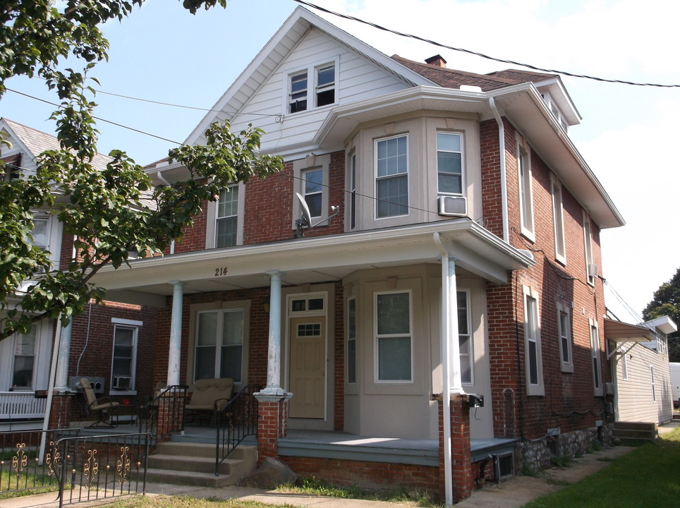 214 Hummel Avenue in Lemoyne, PA - Building Photo