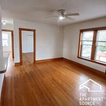 5401 W Dakin St, Unit 2W in Chicago, IL - Building Photo - Building Photo