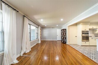 9823 Mercer Dr in Dallas, TX - Building Photo - Building Photo