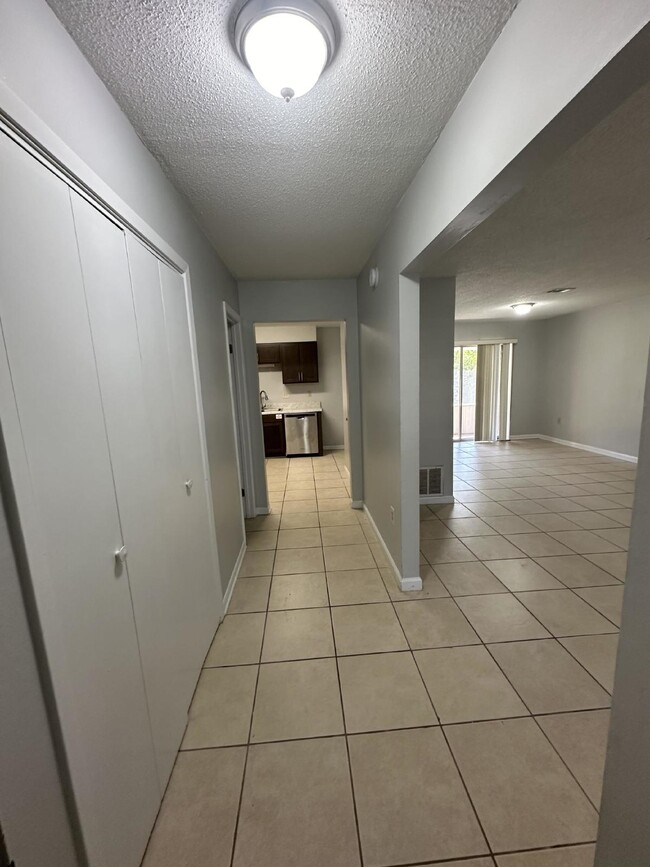 939 Tanager Rd-Unit -12 in Fort Walton Beach, FL - Foto de edificio - Building Photo