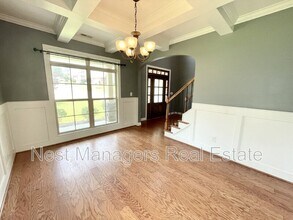 4033 Hunting Path Dr in Hope Mills, NC - Building Photo - Building Photo