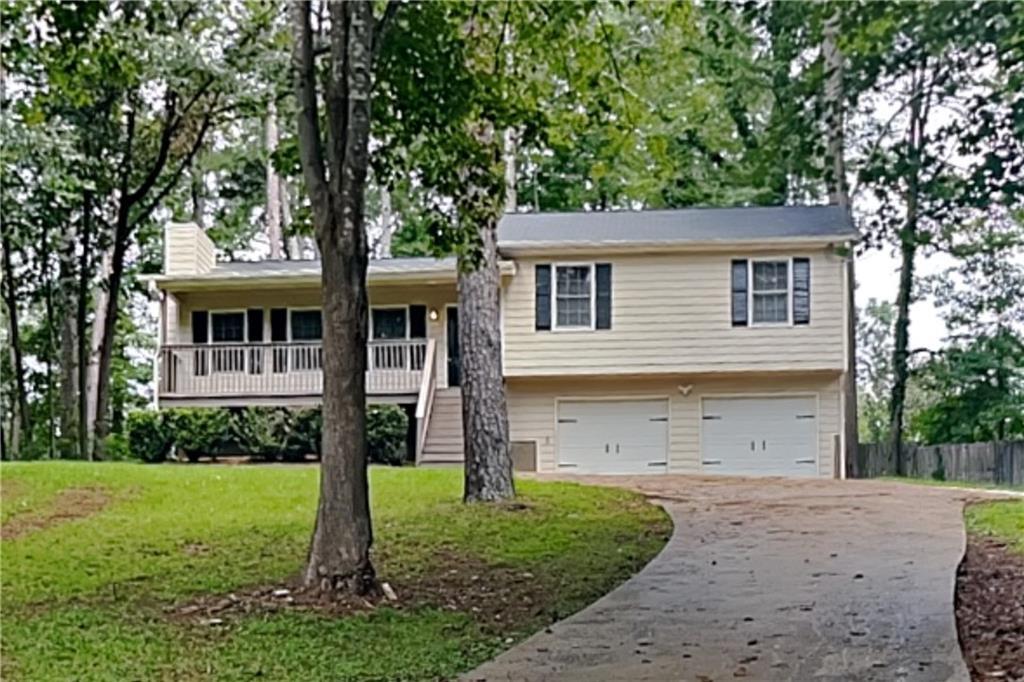 65 Bridge Dr in Douglasville, GA - Building Photo