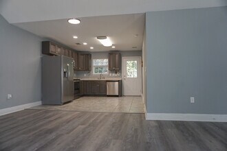 321 Apple Dr in Crestview, FL - Building Photo - Building Photo