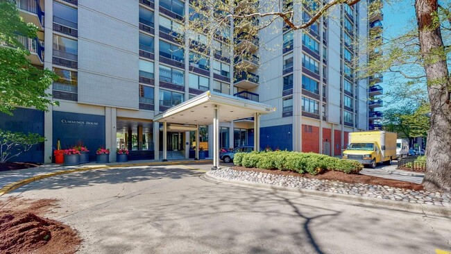 1360 N Sandburg Ter, Unit 1608 in Chicago, IL - Building Photo - Building Photo