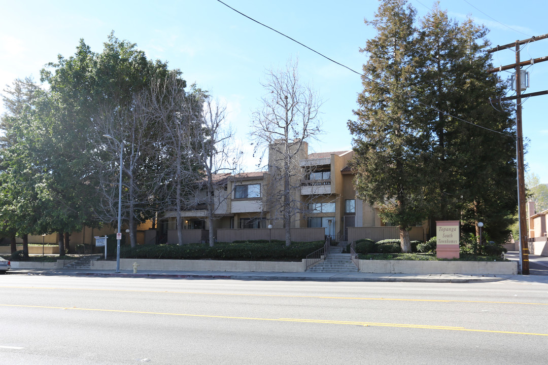 Topanga Townhomes in Chatsworth, CA - Building Photo