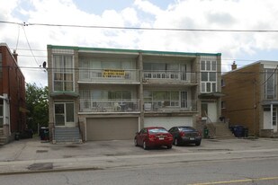 294-296 Wilmington Ave in Toronto, ON - Building Photo