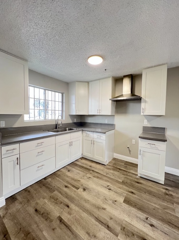 8307 S Figueroa St in Los Angeles, CA - Building Photo - Building Photo