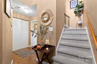 8914 St Pierre Ln in Charlotte, NC - Building Photo - Building Photo