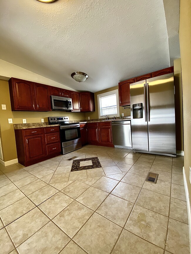 1216 Presnell Dr in Tazewell, TN - Building Photo - Building Photo