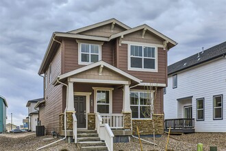 560 Cottonwood Ave in Bennett, CO - Building Photo - Building Photo