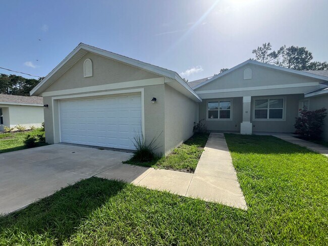 83 Providence Ln in Palm Coast, FL - Building Photo - Building Photo